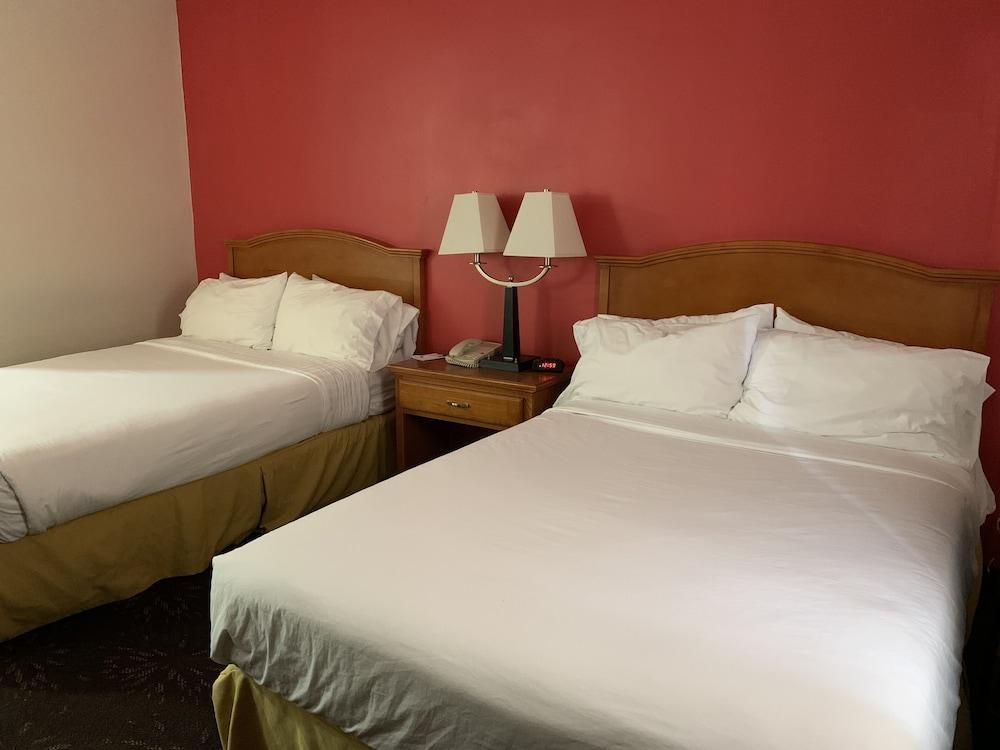 Hotel Ramada By Wyndham Santa Fe Esterno foto