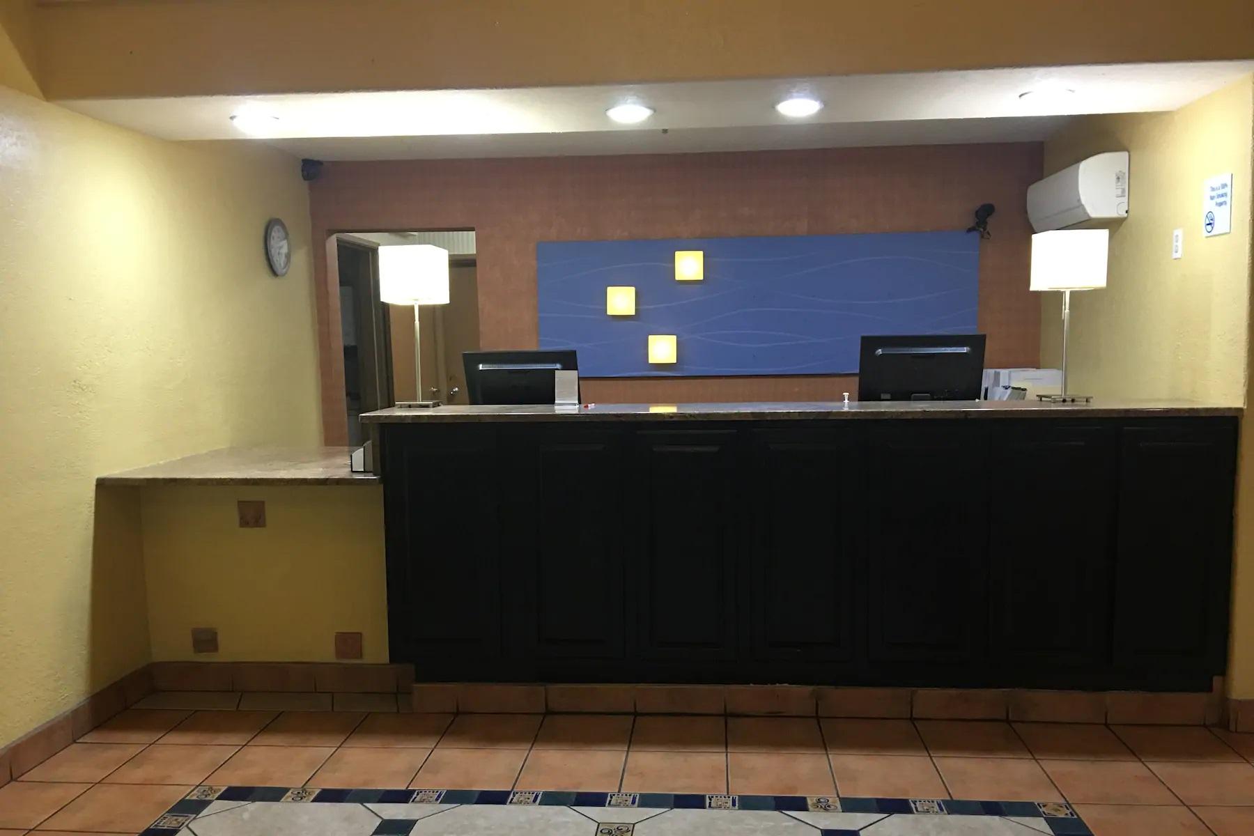 Hotel Ramada By Wyndham Santa Fe Esterno foto