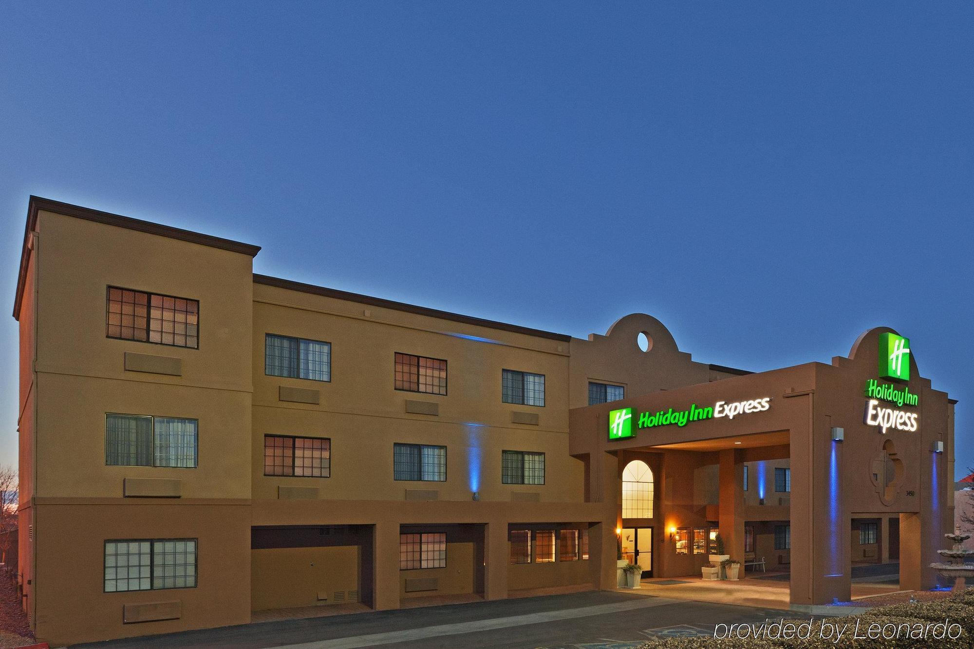 Hotel Ramada By Wyndham Santa Fe Esterno foto
