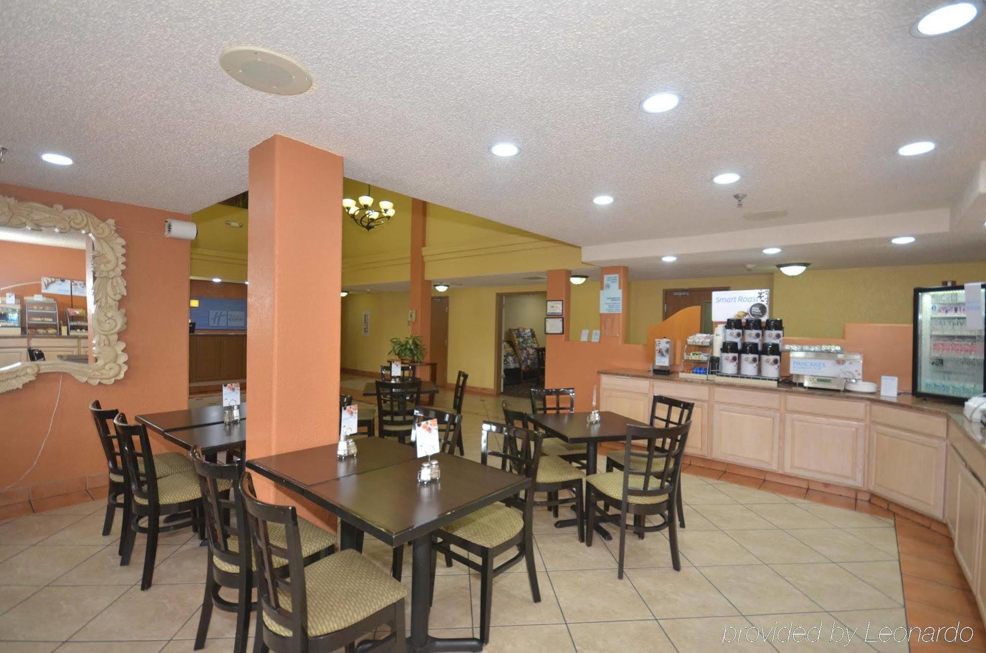 Hotel Ramada By Wyndham Santa Fe Esterno foto