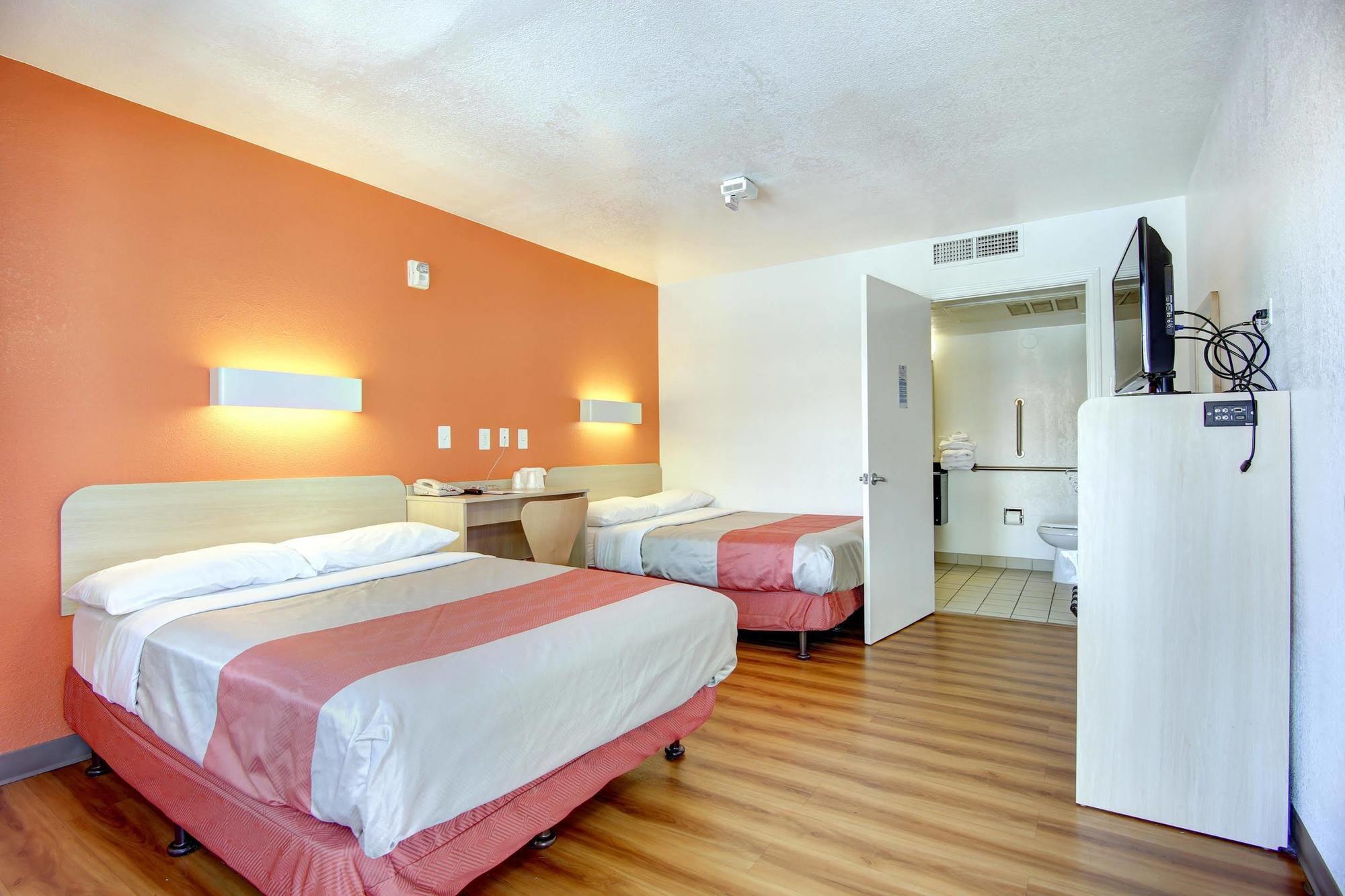 Hotel Ramada By Wyndham Santa Fe Esterno foto