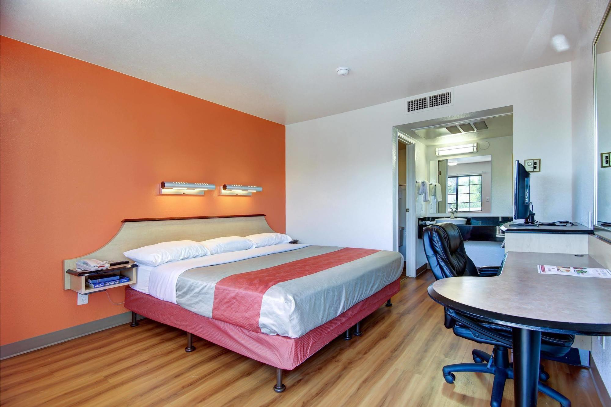 Hotel Ramada By Wyndham Santa Fe Esterno foto