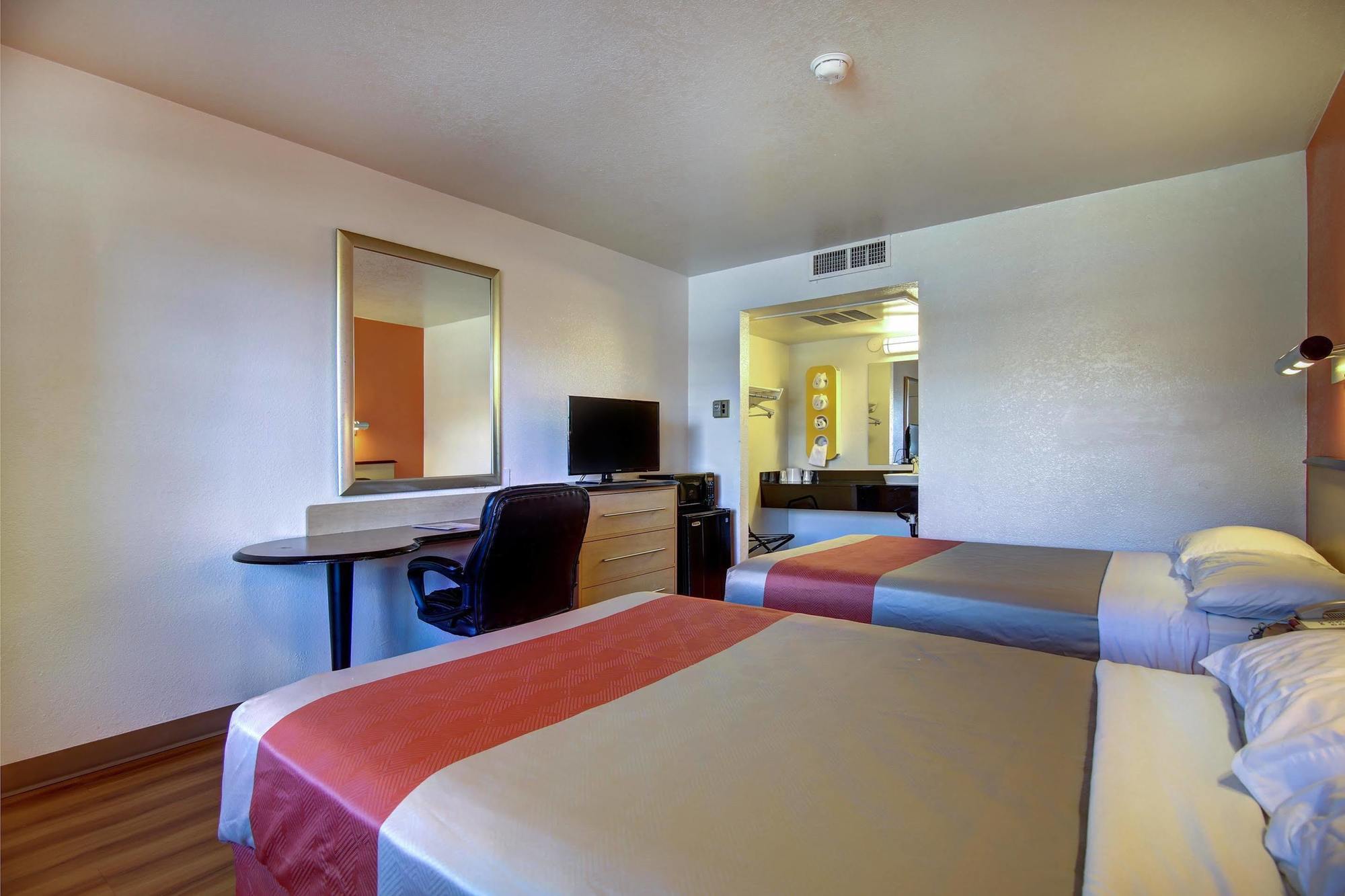 Hotel Ramada By Wyndham Santa Fe Esterno foto