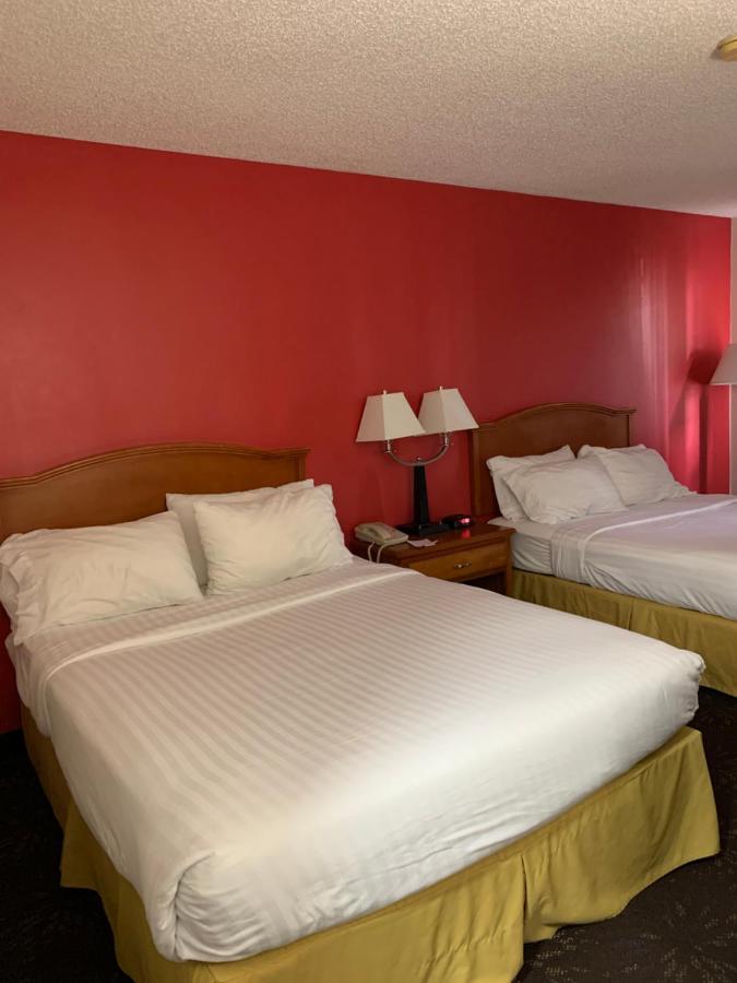 Hotel Ramada By Wyndham Santa Fe Esterno foto